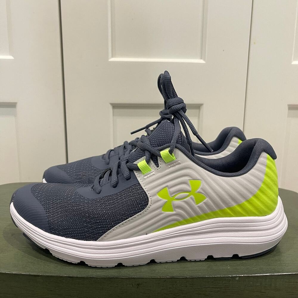 New Under Armour Outhustle PS Grey/Lime Sneakers Size 6.5Y 3024830 403